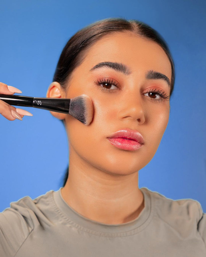 Bref Cosmetics Angled Blush Brush Makeup Brush Feel22